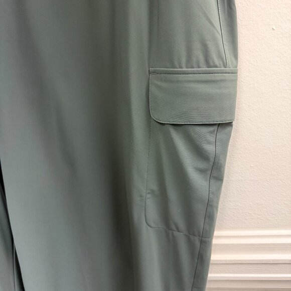 NWT Old Navy High Waisted SleekTech Wide Leg Comfy Cargo Pants 2X - Picture 3 of 7